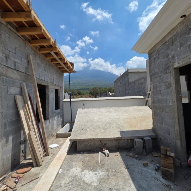 House for Sale with a Terrace and Premium Amenities