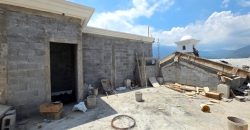 House for Sale with a Terrace and Premium Amenities