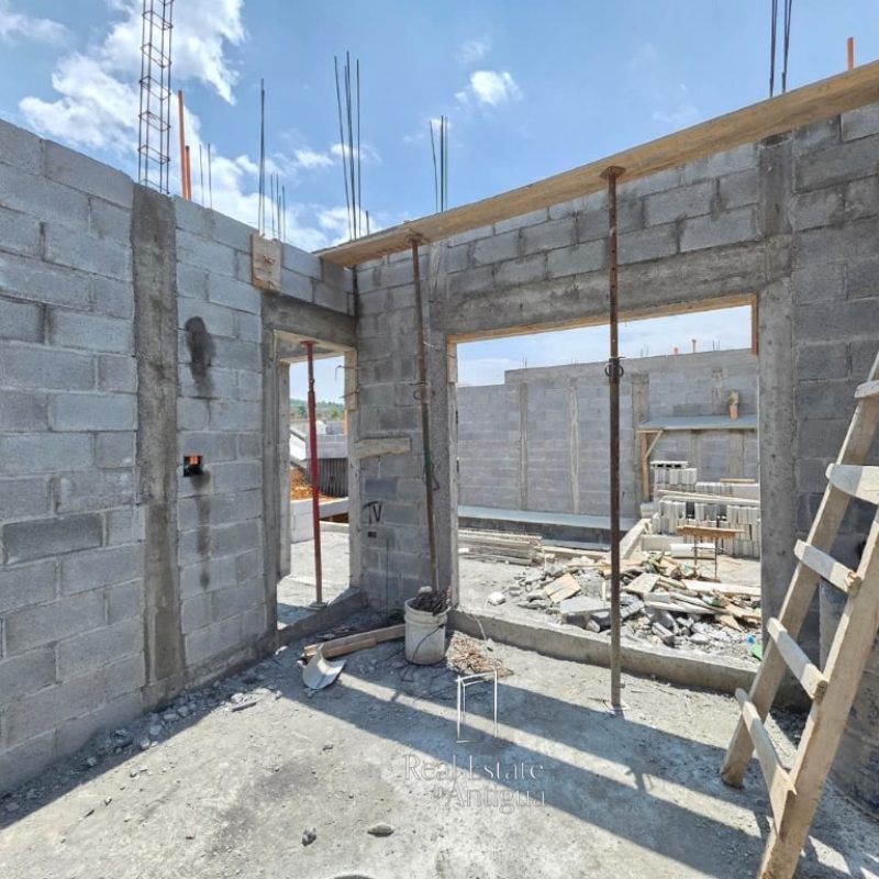 Elegant 3-Bedroom Home in a Luxury Condominium