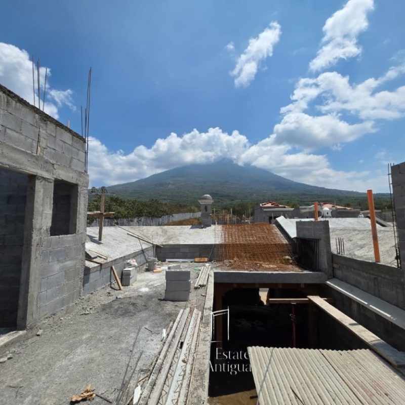 Elegant 3-Bedroom Home in a Luxury Condominium