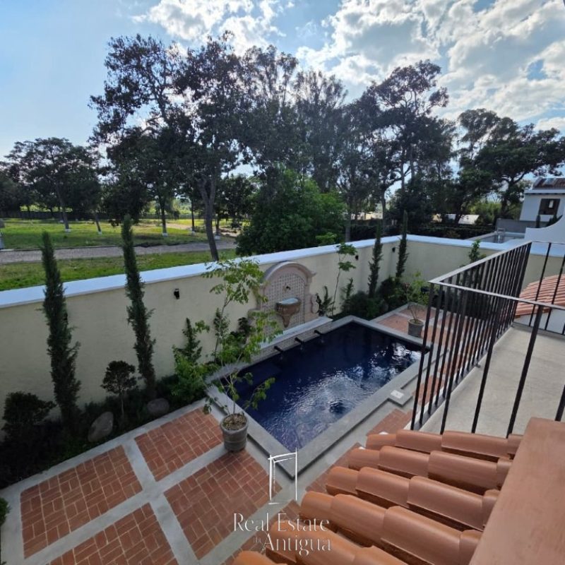 Beautiful Park-Facing Corner Home with Garden, Pool & Pergola