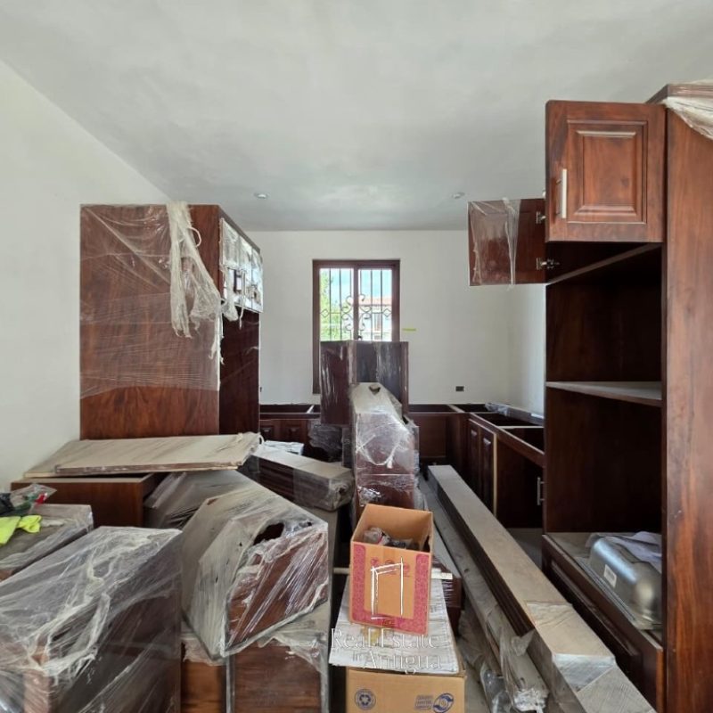 Beautiful Park-Facing Corner Home with Garden, Pool & Pergola