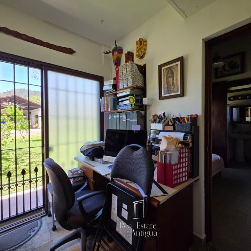 Charming Home for Sale Just 10 Minutes from Central Antigua