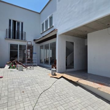 A Home with a Unique and Functional Design