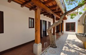 Charming One-Story Home for Rent with Terrace & Volcano Views