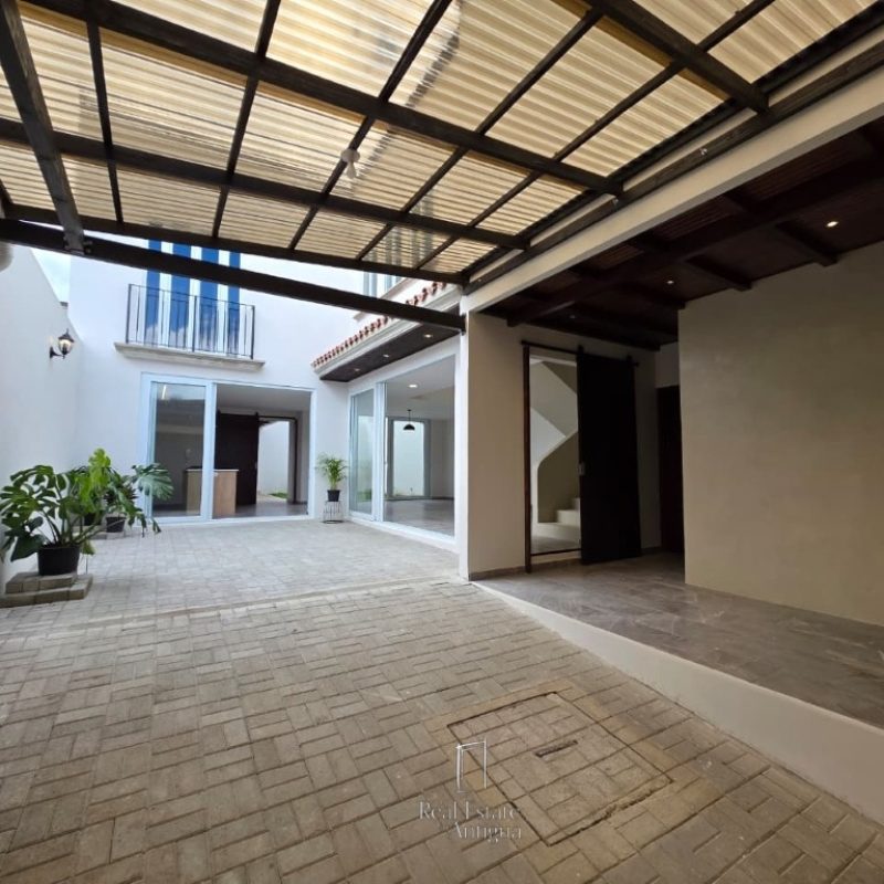 A Home with a Unique and Functional Design