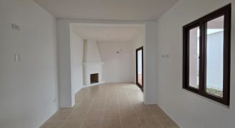 Spacious 5-Bedroom Home for Rent with Fireplace and Garden