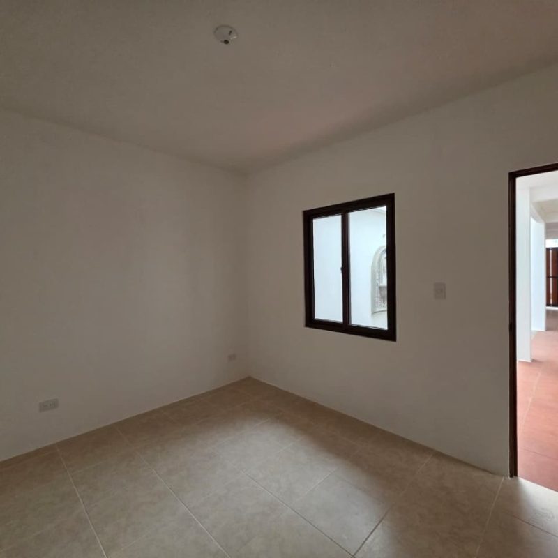 Hermosa Casa de 5 Dormitorios en Renta con Chimenea y Jardín