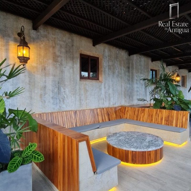 Beautiful Two-Level Home with Cupula, Pool & Serene Garden