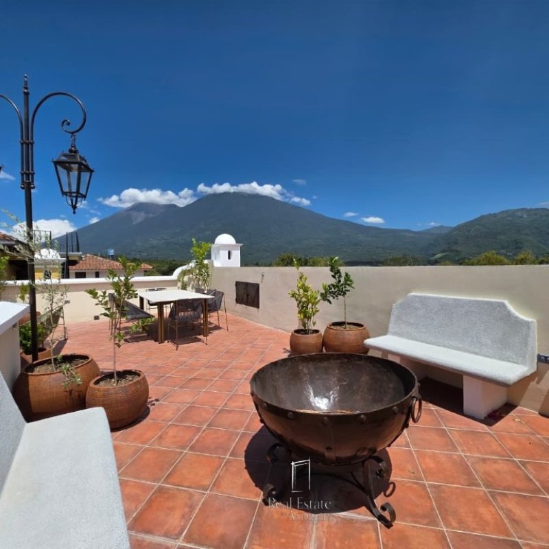 Refuge of Elegance in Hacienda del Comendador
