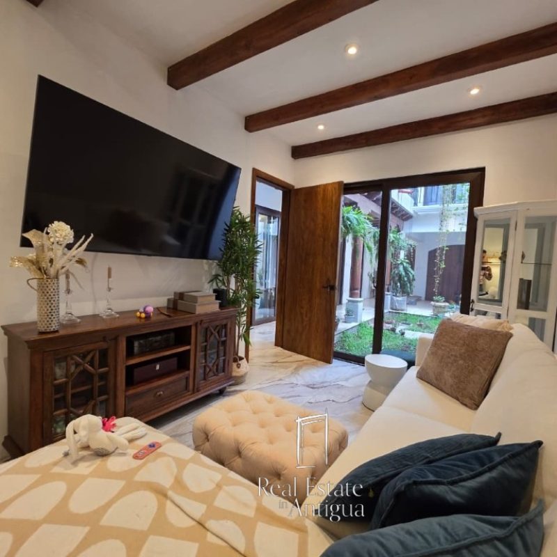 Casa en Venta con Vistas  – Cerca de Antigua Guatemala
