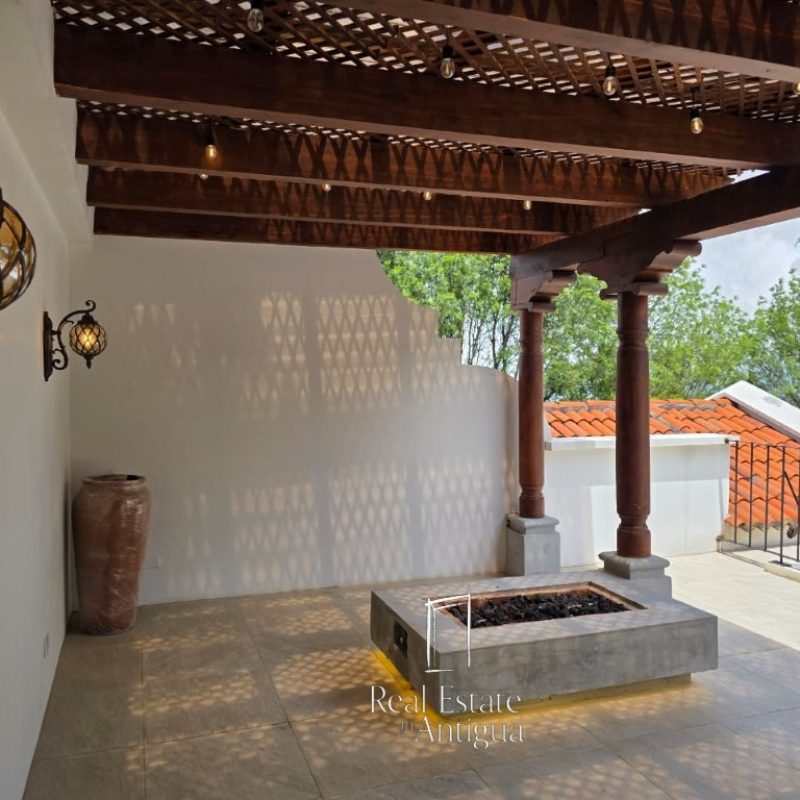 Casa en Venta con Vistas  – Cerca de Antigua Guatemala