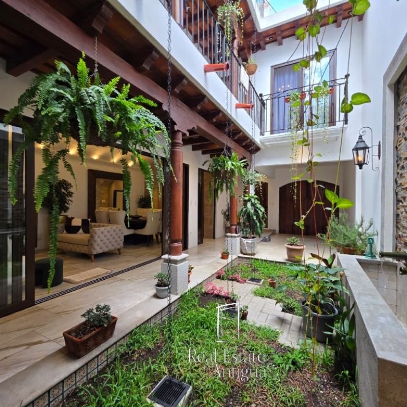Casa en Venta con Vistas  – Cerca de Antigua Guatemala