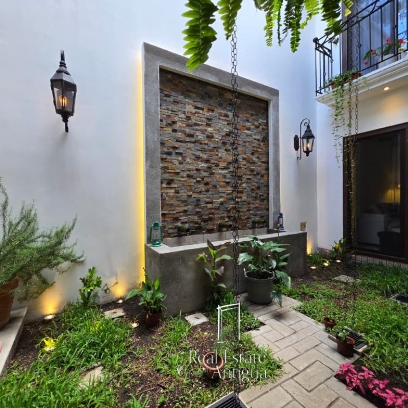 House for Sale with Views of the Volcanoes – Near Antigua Guatemala