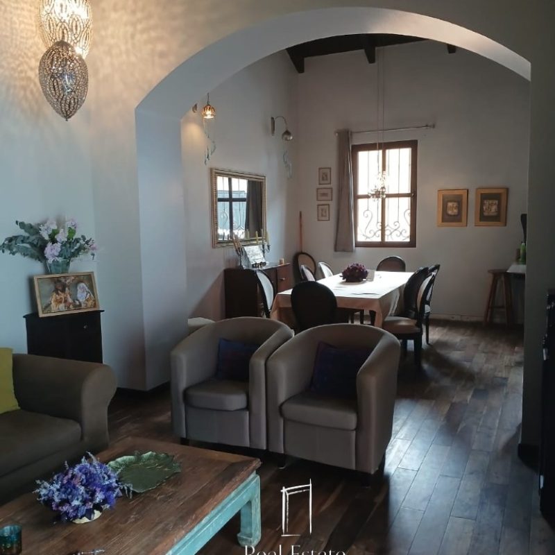 Hermosa casa de estilo colonial