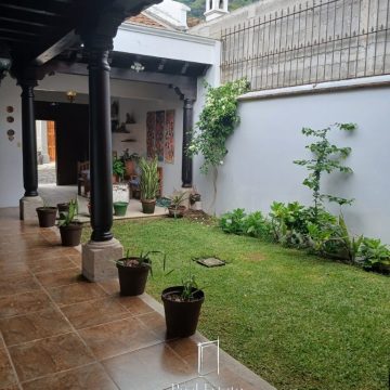 Beautiful colonial-style house for rent just 5 minutes from downtown La Antigua Guatemala.