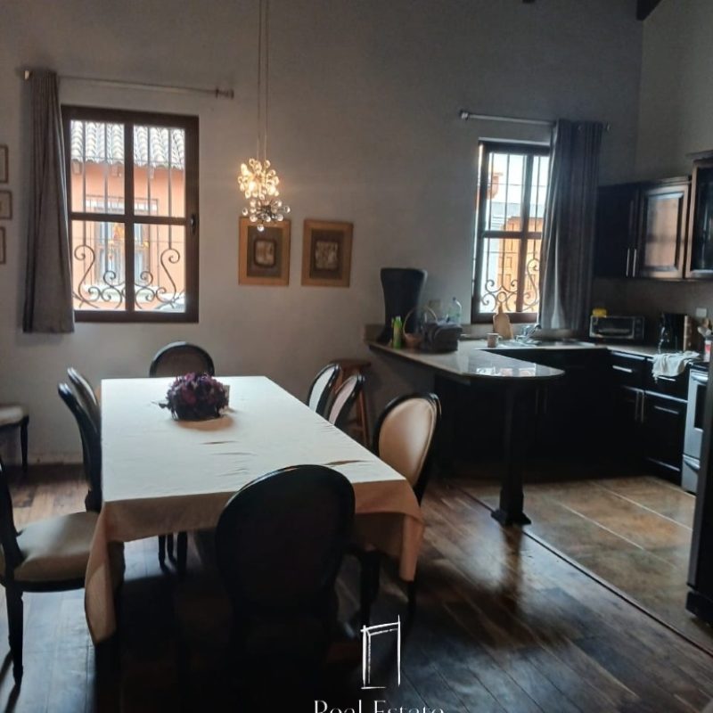 Hermosa casa de estilo colonial