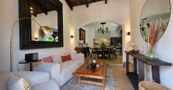 Residence with a terrace and premium amenities in Antigua Guatemala