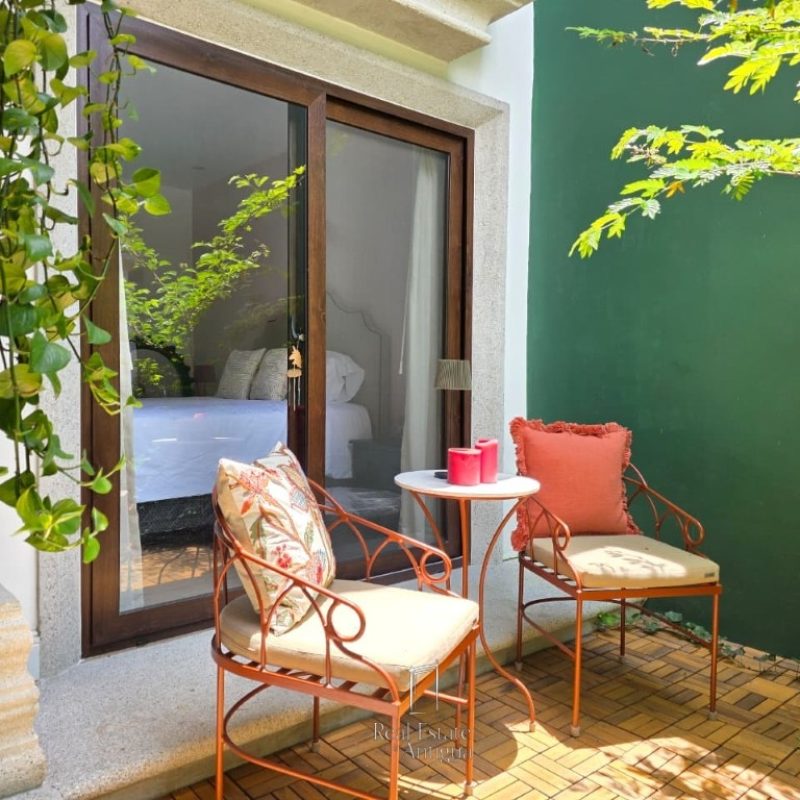 Residence with a terrace and premium amenities in Antigua Guatemala