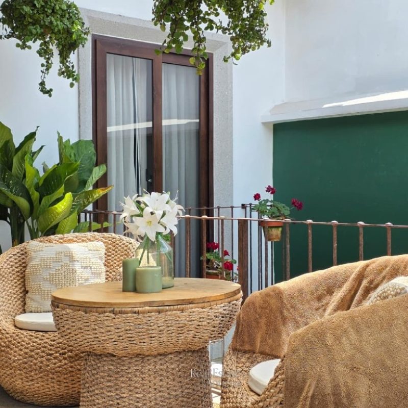 Residence with a terrace and premium amenities in Antigua Guatemala