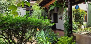 Furnished house for sale within walking distance of Central Park