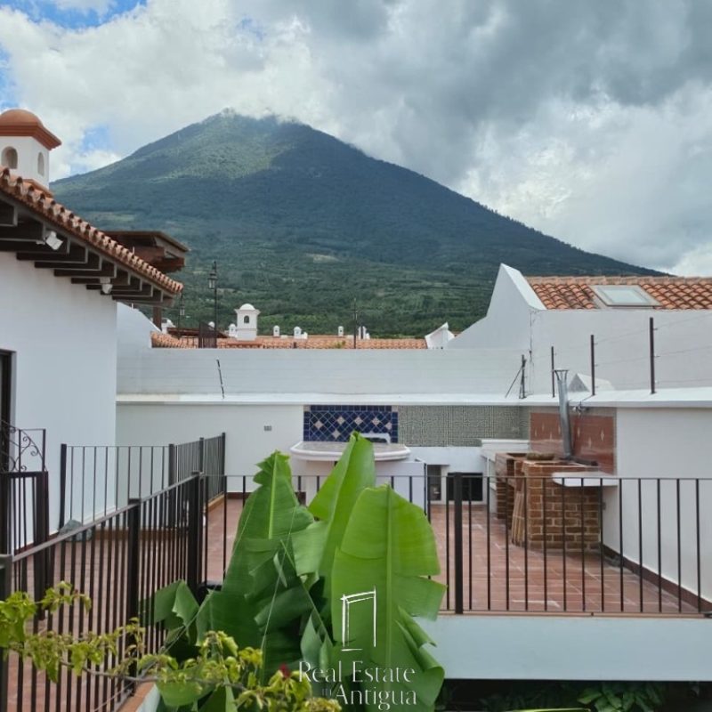 Colonial-Style Home with Dome, Fountain and Spectacular Views in Los Franciscanos Residential