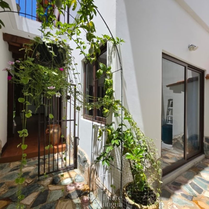 Colonial-Style Home with Dome, Fountain and Spectacular Views in Los Franciscanos Residential