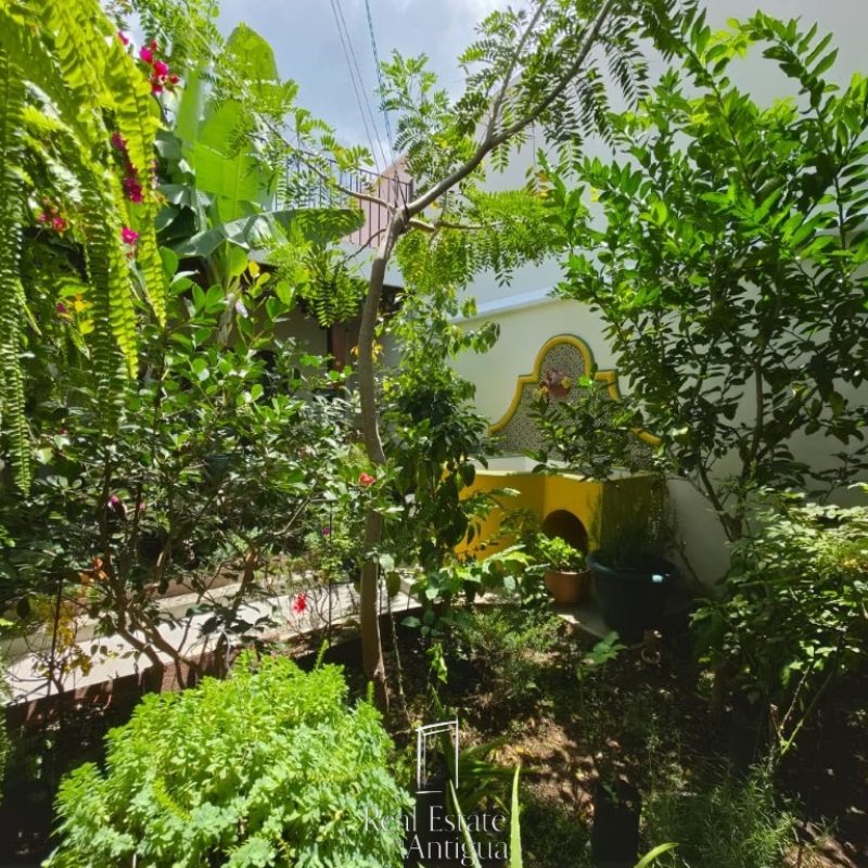 Colonial-Style Home with Dome, Fountain and Spectacular Views in Los Franciscanos Residential