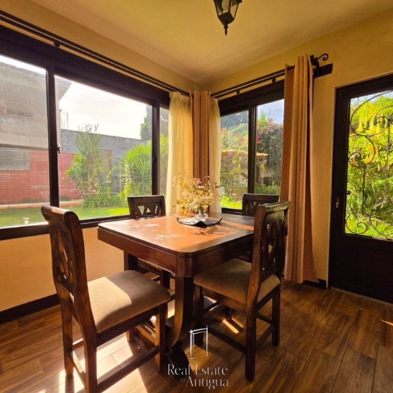 Live Near the Historic Center of Antigua in Residencial Las Gravileas