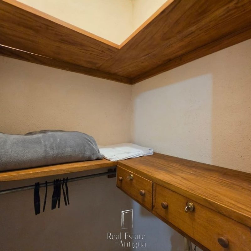 Live Near the Historic Center of Antigua in Residencial Las Gravileas