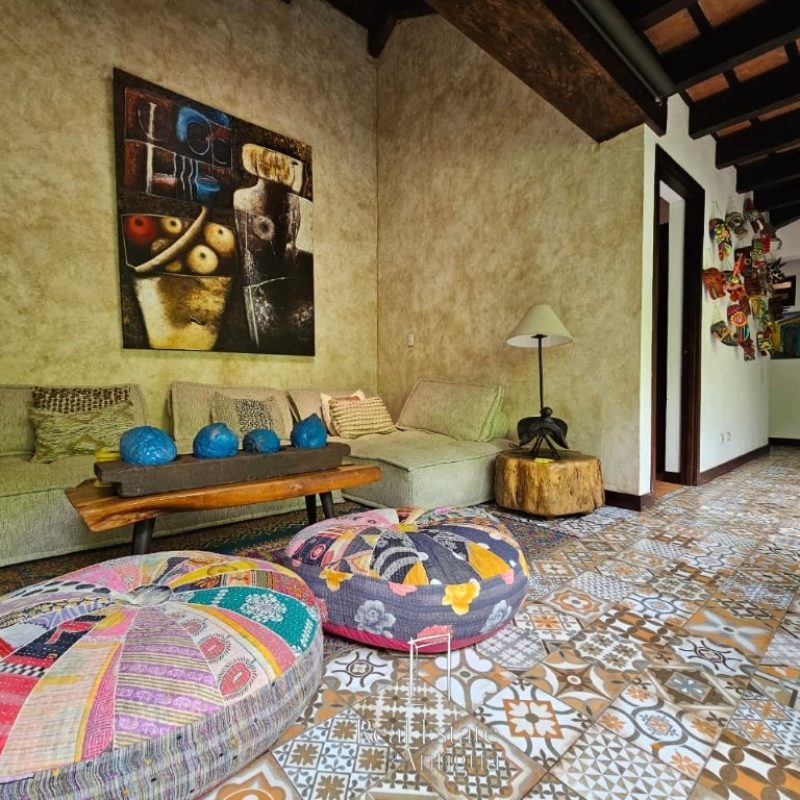 Charming Corner Home Just 7 Minutes from Antigua