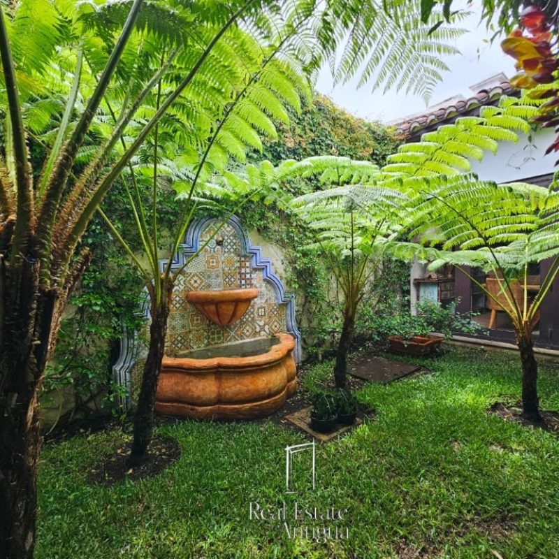 Charming Corner Home Just 7 Minutes from Antigua
