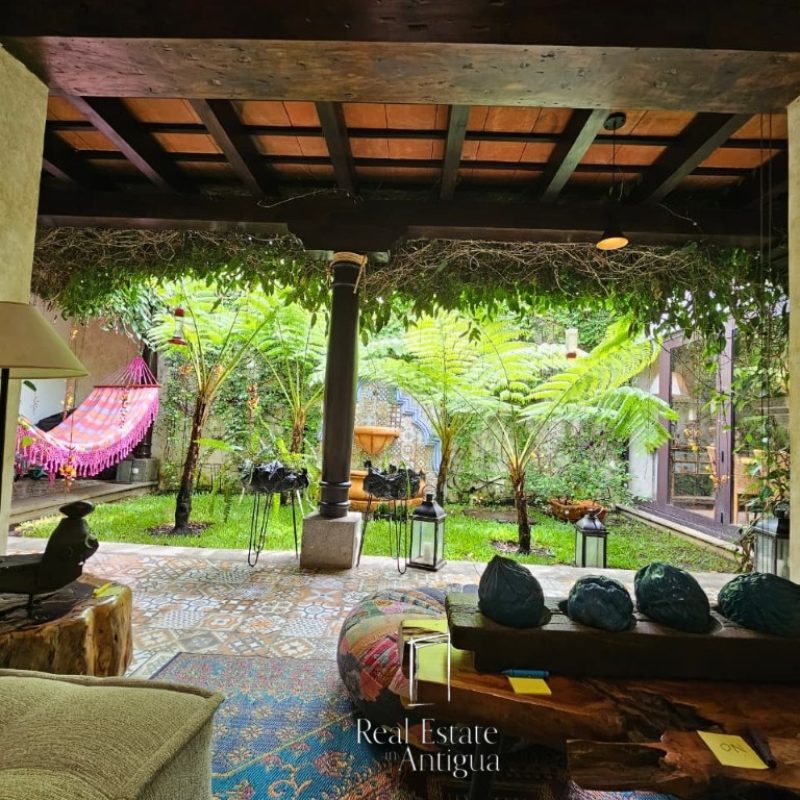 Charming Corner Home Just 7 Minutes from Antigua