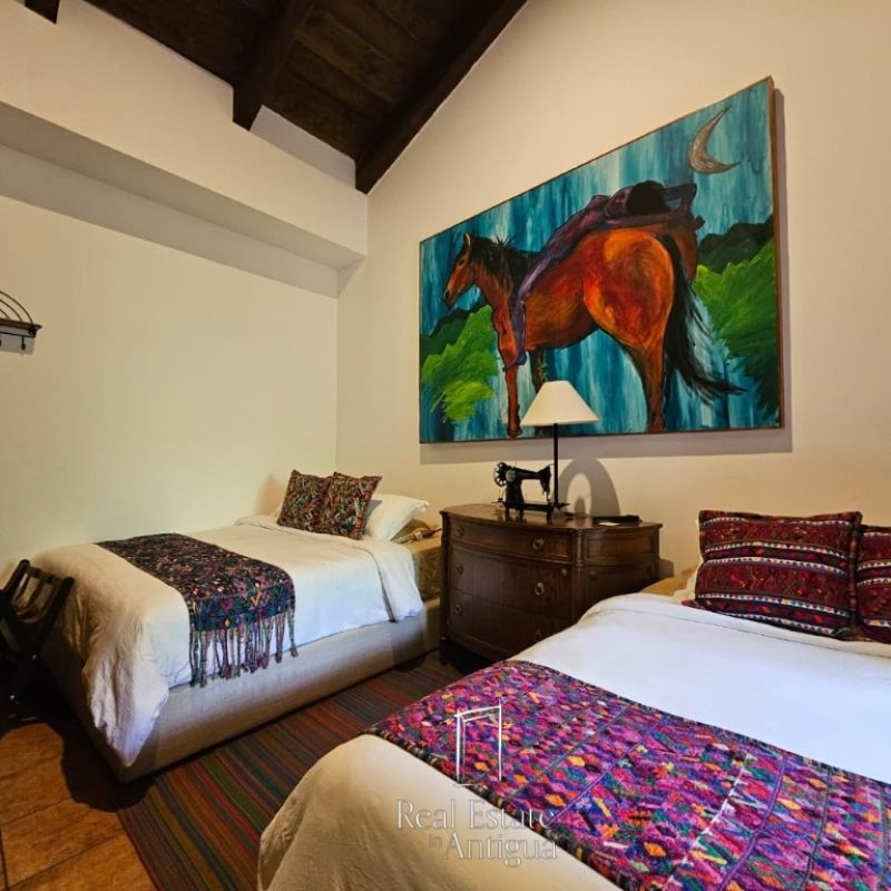 Charming Corner Home Just 7 Minutes from Antigua