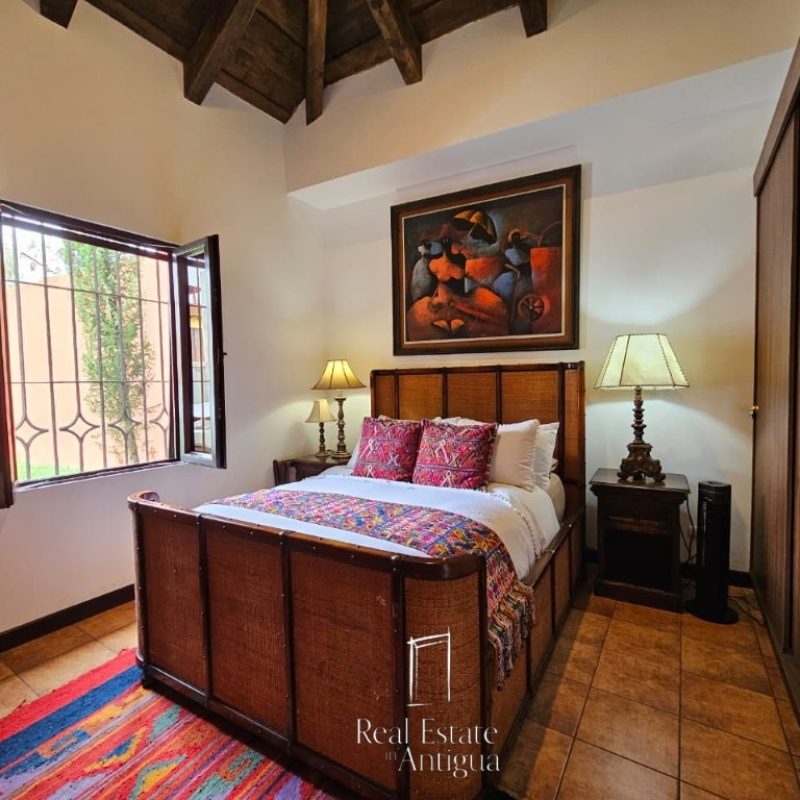 Charming Corner Home Just 7 Minutes from Antigua
