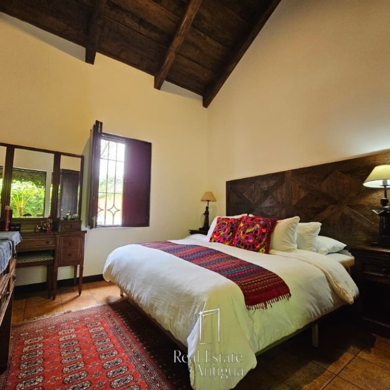 Charming Corner Home Just 7 Minutes from Antigua