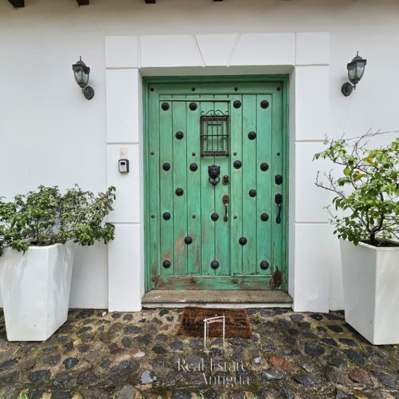 Charming Corner Home Just 7 Minutes from Antigua