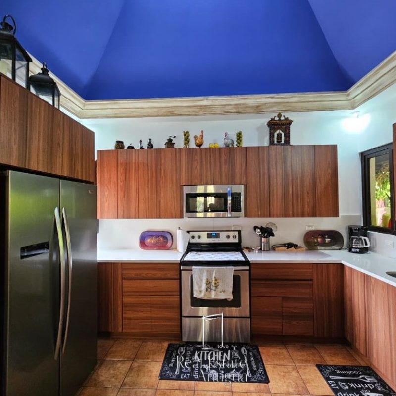 Charming Corner Home Just 7 Minutes from Antigua